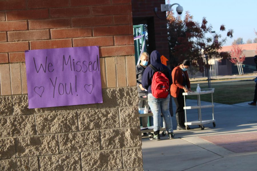 Students arriving to Ridgeview High School campus in late Nov. 