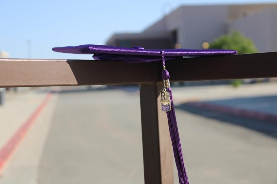 A shot of this years 2021 graduation cap is shown.