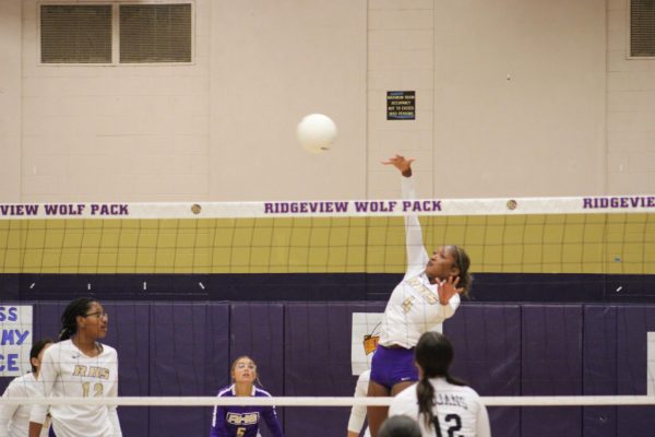 Girls Volleyball Thriving for The Playoffs